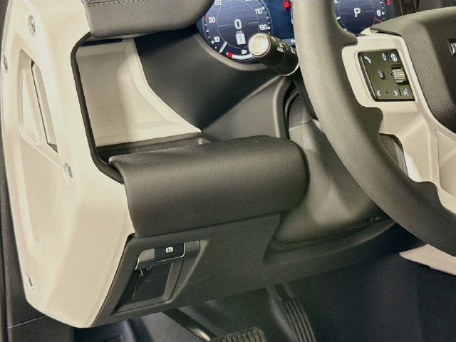 New 2026 Land Rover Defender 110 S AWD/4WD image 10