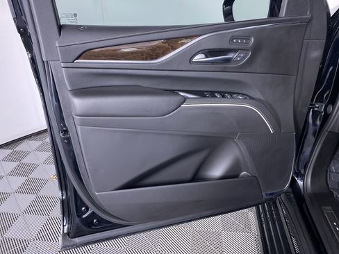 Certified 2023 Cadillac Escalade ESV Premium Luxury Platinum image 13