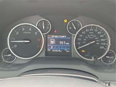 Used 2017 Toyota Tundra Platinum AWD/4WD image 12