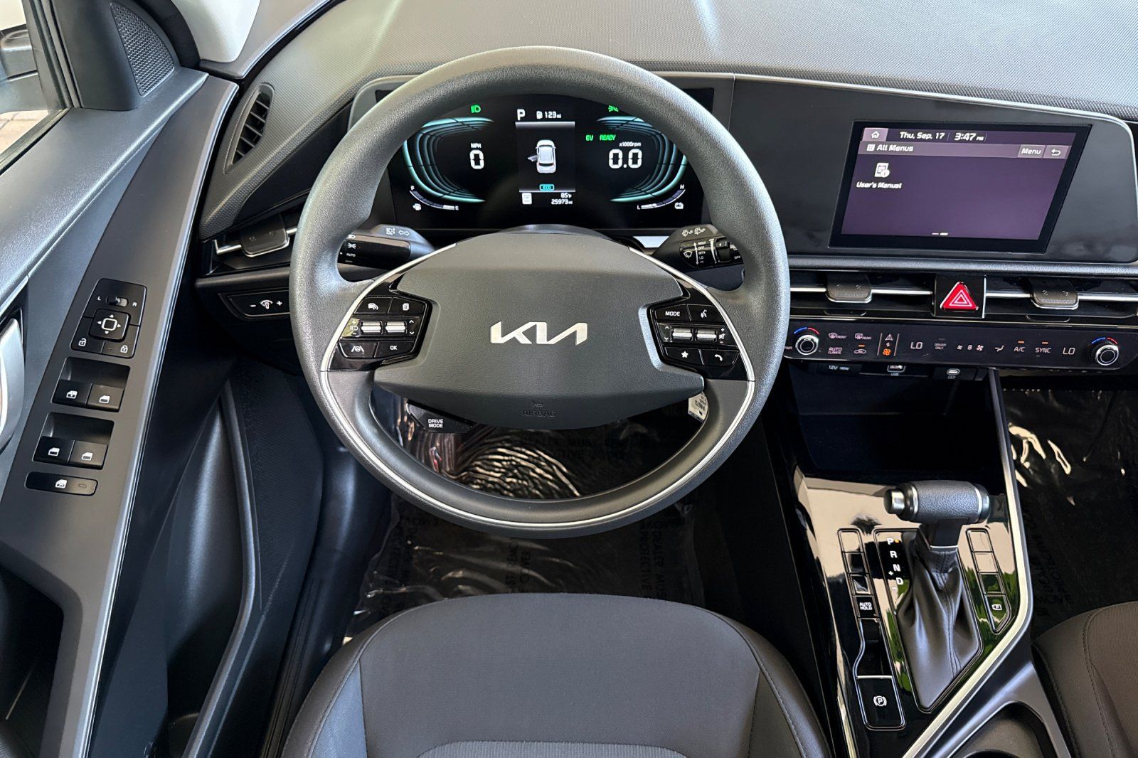 Used 2025 Kia Niro LX FWD image 14
