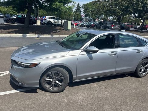 Certified 2023 Honda Accord EX image 3