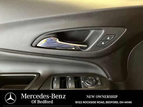 Used 2020 Chevrolet Equinox LT AWD/4WD image 14