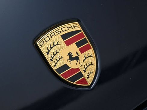 Used 2022 Porsche Cayenne Platinum Edition AWD/4WD image 34