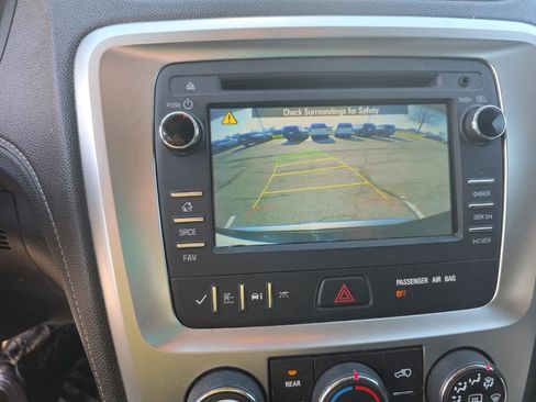 Used 2015 GMC Acadia SLE image 7