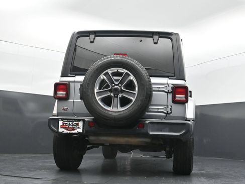 Used 2021 Jeep Wrangler Unlimited Sahara AWD/4WD image 39