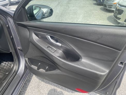 Used 2018 Hyundai Elantra GT FWD image 24