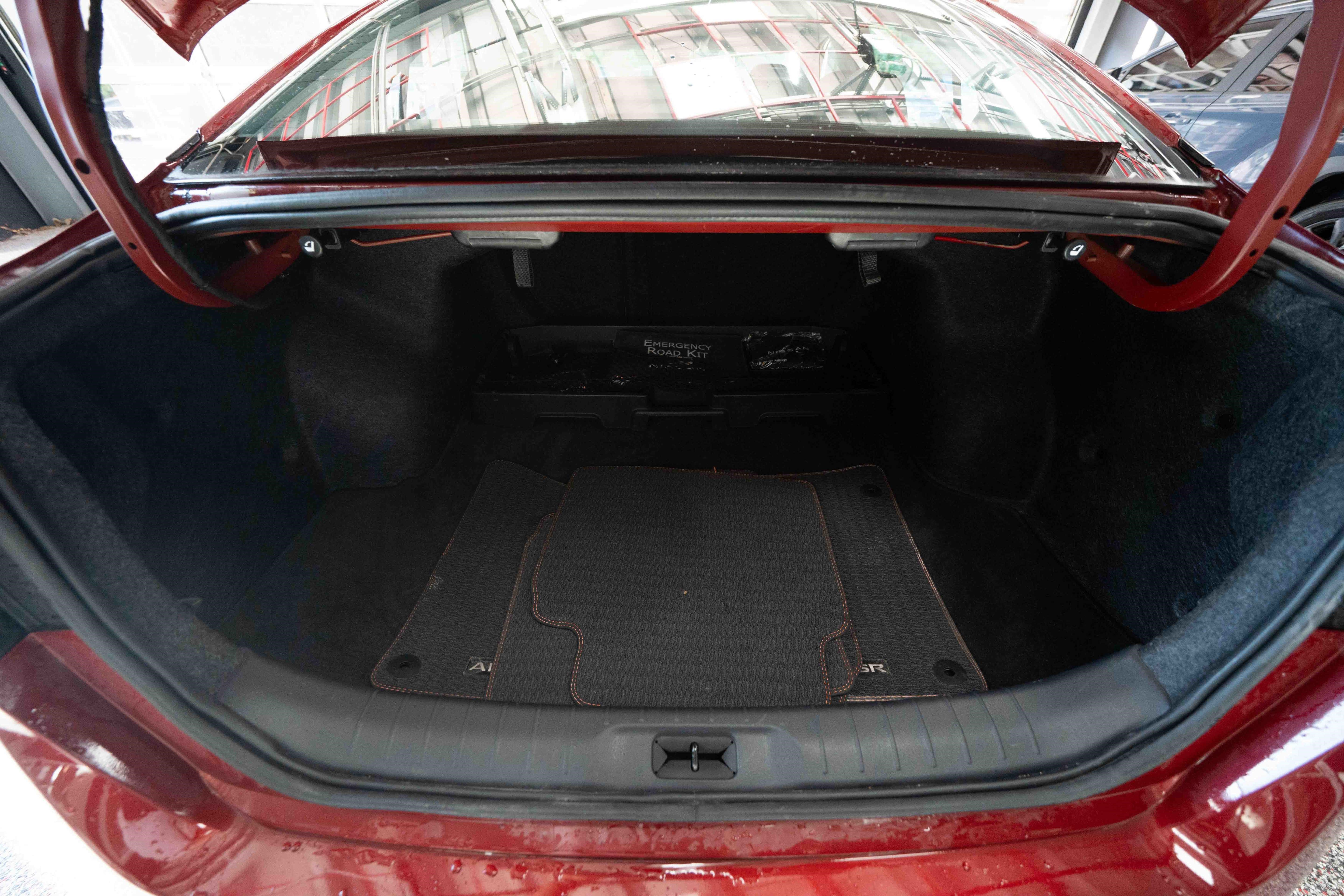 Used 2024 Nissan Altima 2.5 SR w/ SR Premium Package FWD image 27