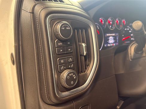 Used 2021 Chevrolet Silverado 1500 LT Trail Boss w/ Convenience Package II image 24