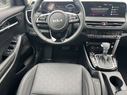 New 2026 Kia Seltos EX FWD image 12