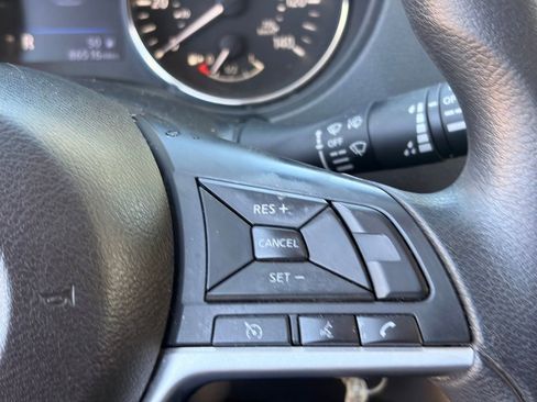 Used 2018 Nissan Rogue S FWD image 27