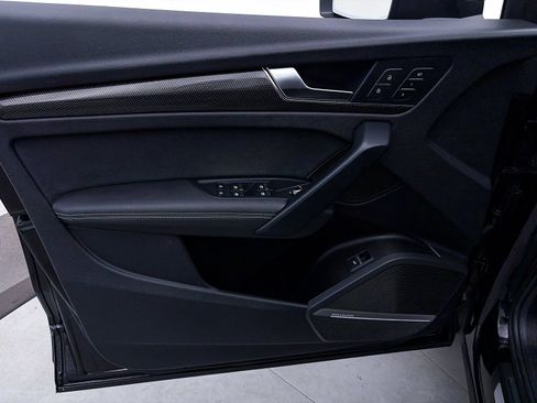 Used 2025 Audi SQ5 Premium Plus image 17