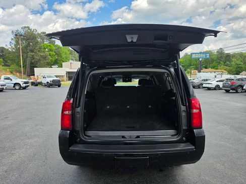 Used 2017 Chevrolet Suburban LT image 33
