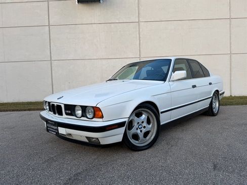 Used 1991 BMW M5 RWD image 4