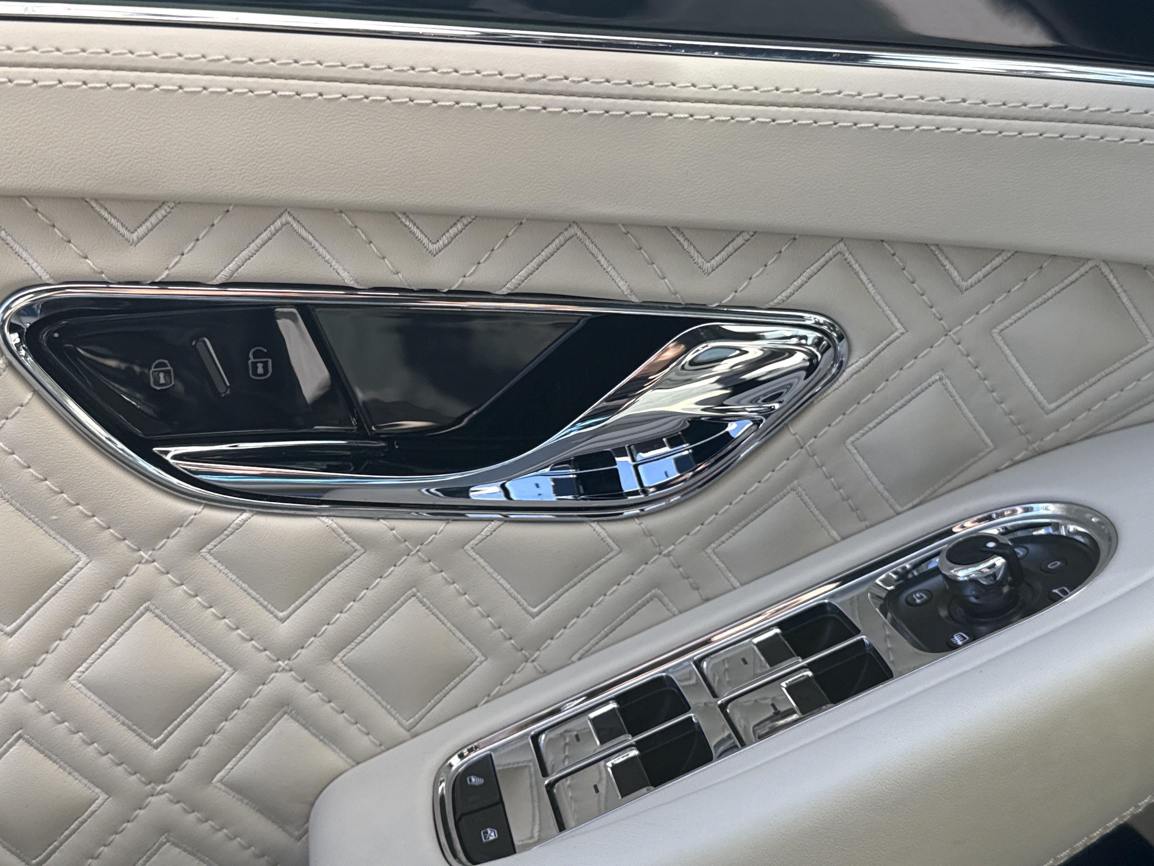 Used 2022 Bentley Continental GT AWD/4WD image 36