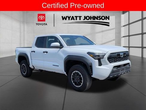 Certified 2025 Toyota Tacoma TRD Off-Road image 5