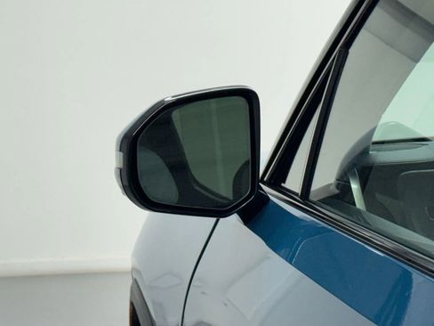 Used 2023 Rivian R1T Launch Edition image 30