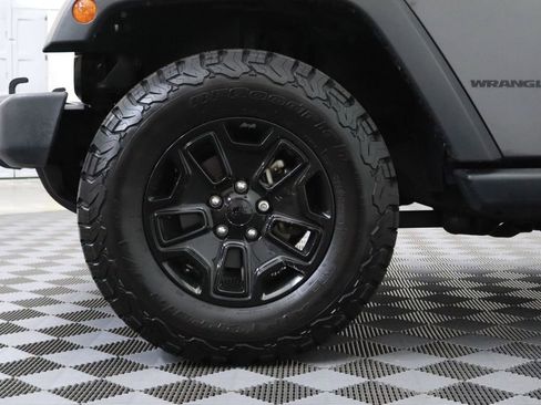 Used 2017 Jeep Wrangler Sport AWD/4WD image 6