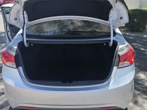Used 2013 Hyundai Elantra GLS w/ Preferred Pkg FWD image 18