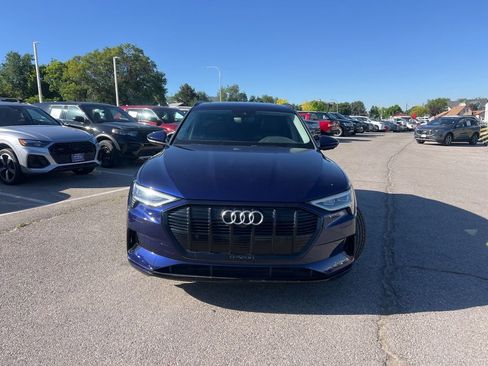Used 2021 Audi e-tron Premium w/ Convenience Plus Package AWD/4WD image 18