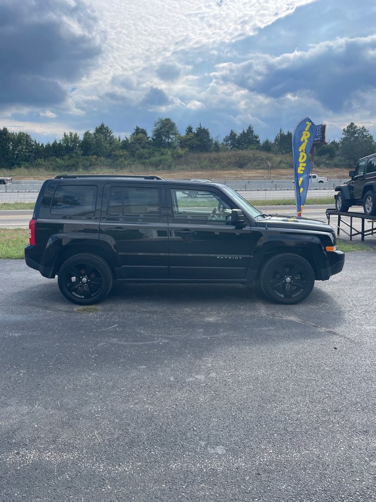Used 2016 Jeep Patriot Latitude FWD image 6