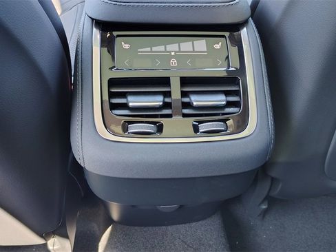 New 2026 Volvo XC90 B6 Plus w/ Protection Package Premier image 30