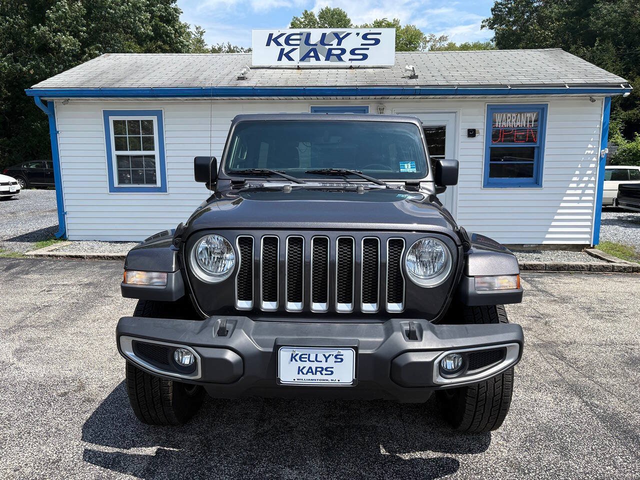 Used 2018 Jeep Wrangler Unlimited Sahara AWD/4WD image 4