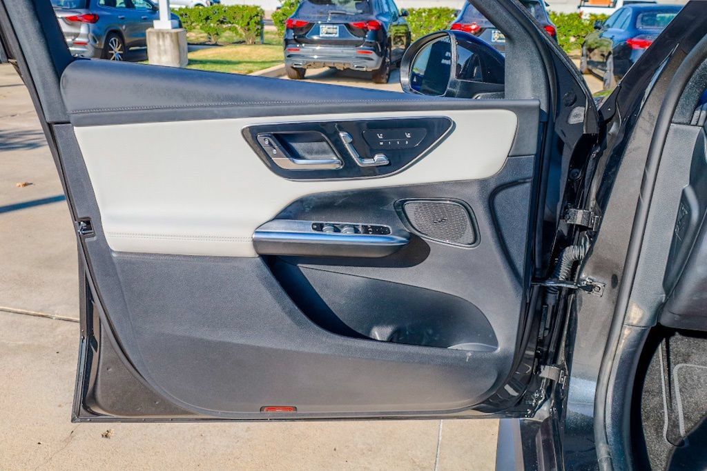 Certified 2025 Mercedes-Benz GLC 300 4MATIC image 19
