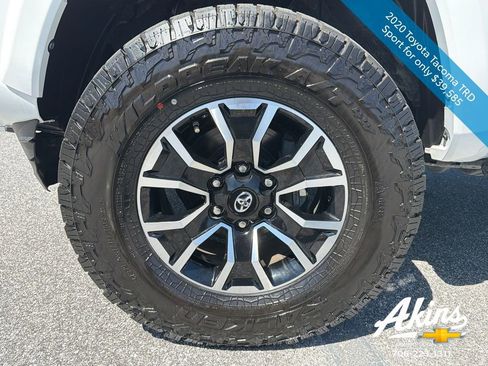 Used 2020 Toyota Tacoma TRD Sport w/ Technology Package AWD/4WD image 6