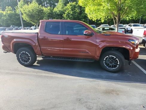 Used 2025 Toyota Tacoma TRD Sport w/ TRD Sport Premium Package AWD/4WD image 8