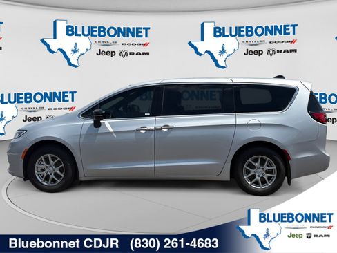 New 2026 Chrysler Pacifica Select FWD image 8