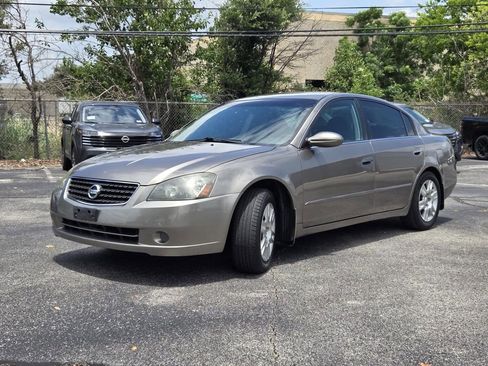 Used 2006 Nissan Altima 2.5 S w/ (P01) Special Edition Pkg FWD image 3