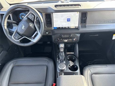 New 2025 Ford Bronco Badlands image 16