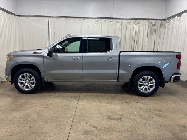 Used 2025 Chevrolet Silverado 1500 LTZ AWD/4WD image 8
