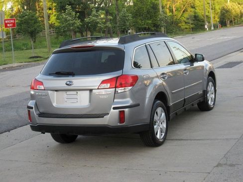 Used 2011 Subaru Outback 2.5i Premium AWD/4WD image 12