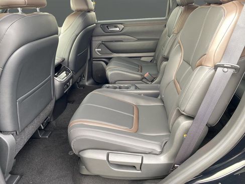 New 2025 Nissan Armada SL w/ Captain's Chari Seat Package image 32