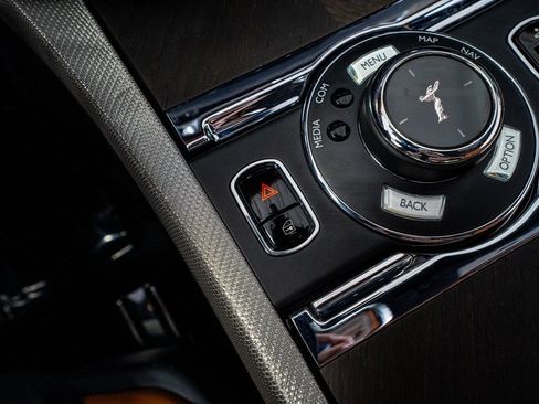 Used 2018 Rolls-Royce Wraith image 52