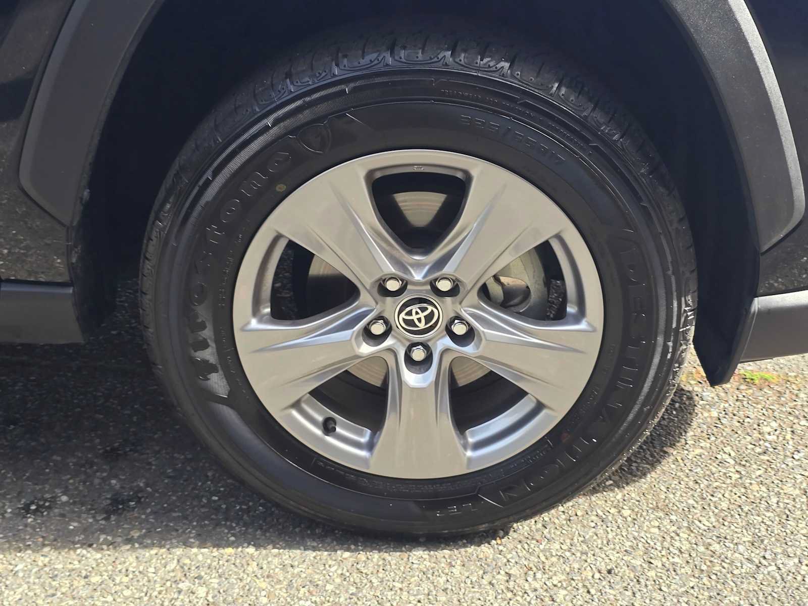 Certified 2025 Toyota RAV4 LE AWD/4WD image 9