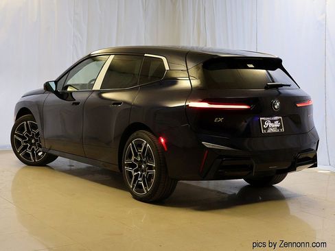 New 2026 BMW iX xDrive60 w/ M Sport Package image 9