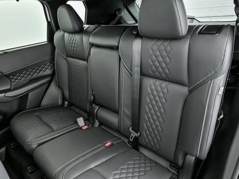 New 2025 Mitsubishi Outlander SEL Black Edition image 17