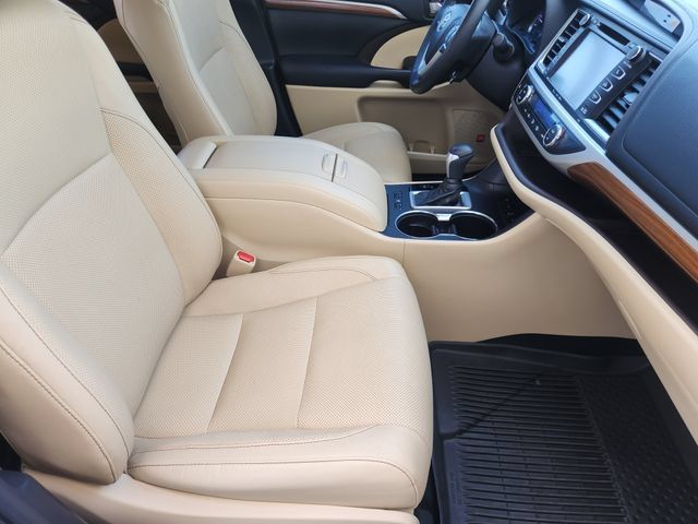 Used 2019 Toyota Highlander Limited Platinum AWD/4WD image 20