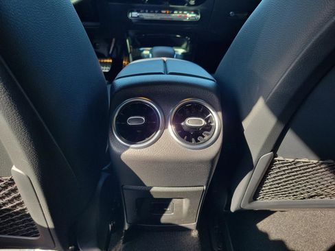 Used 2022 Mercedes-Benz CLA 250 image 8