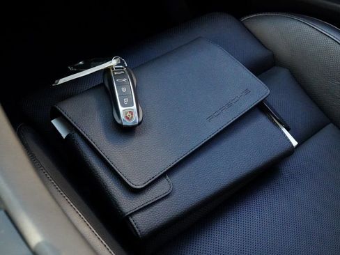 Used 2020 Porsche Taycan 4S w/ Premium Package image 39