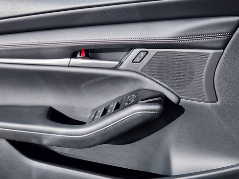 Certified 2025 MAZDA MAZDA3 s Sport image 2