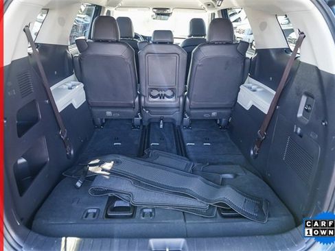 Certified 2024 Kia Carnival EX image 26