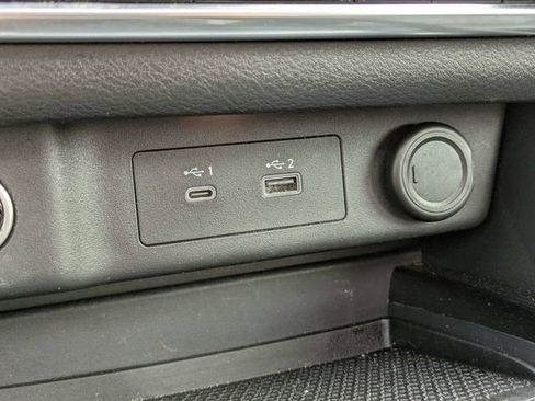 Used 2022 Nissan Rogue SV w/ SV Premium Package FWD image 23