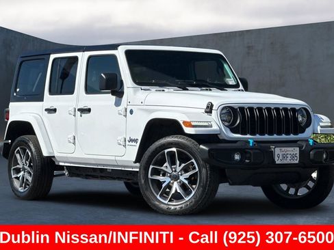 Used 2024 Jeep Wrangler Unlimited AWD/4WD image 2