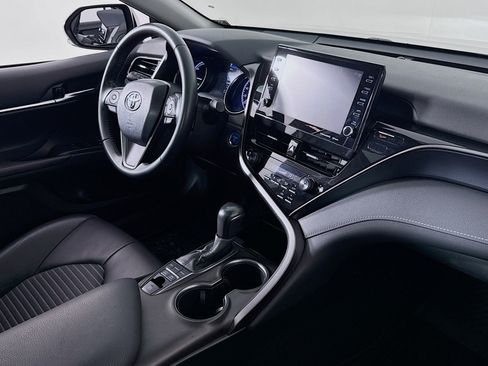 Used 2022 Toyota Camry SE w/ Audio Upgrade Package FWD image 16