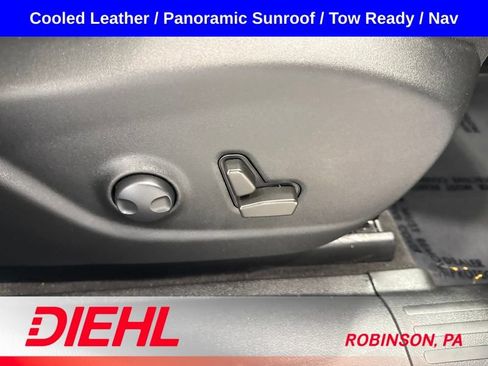 Used 2022 Jeep Cherokee Trailhawk w/ Sun, Sound & Nav Group AWD/4WD image 16