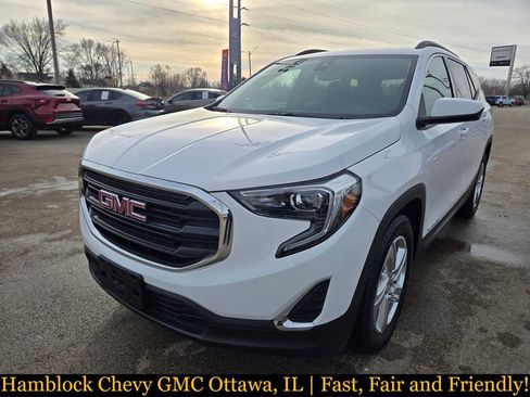 Used 2020 GMC Terrain SLE w/ Driver Convenience Package FWD image 4