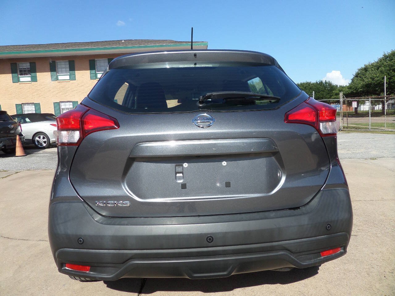 Used 2019 Nissan Kicks S w/ Exterior Electronics Package FWD image 6